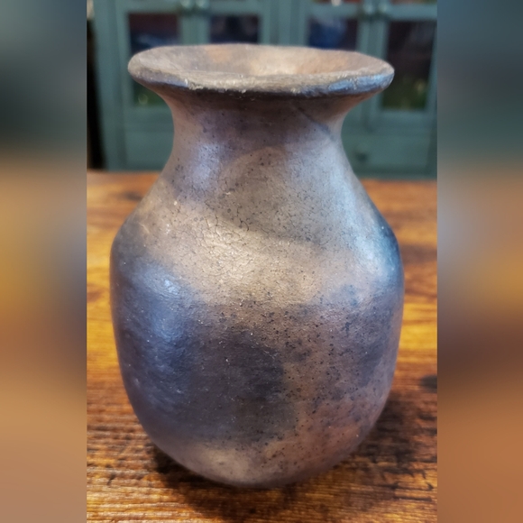 Primitive Handmade Black Clay Vase Unique Native American Pottery Raku Antique - Picture 11 of 12